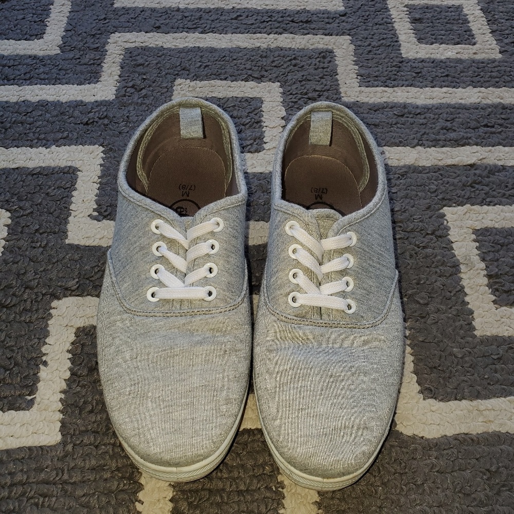 Rue 21 brand flats